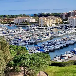 Avec Vue Sur Marina Et - 2 Adultes Et 1 Enfant Maximum Appartement